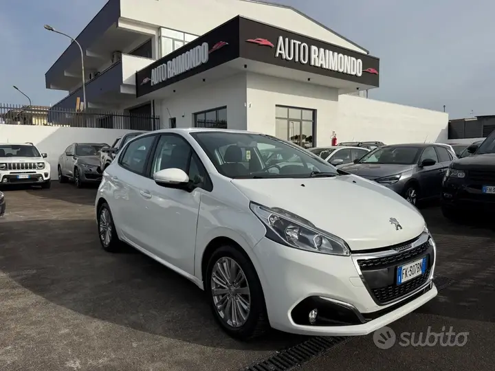 Peugeot 208