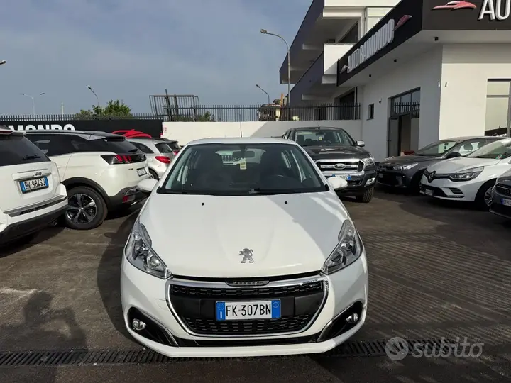 Peugeot 208 2017 photo 2