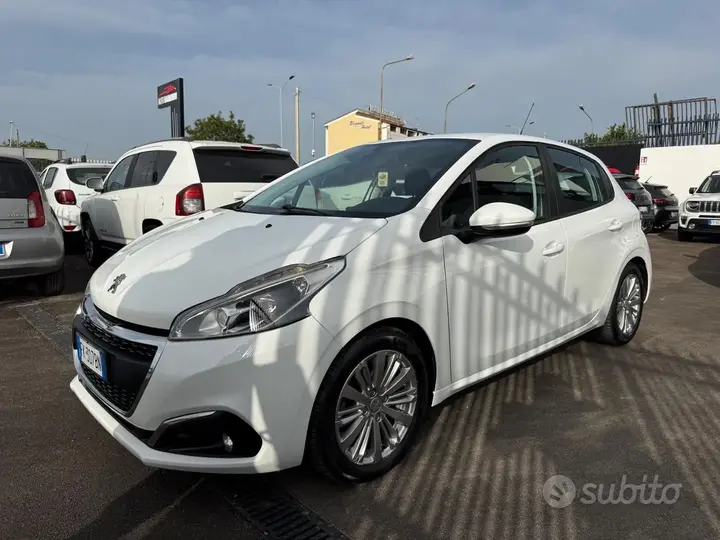 Peugeot 208 2017 photo 3