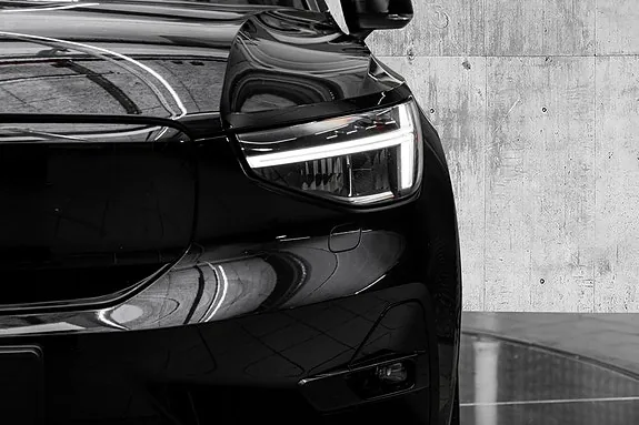 Volvo Ex40 2025 photo 4