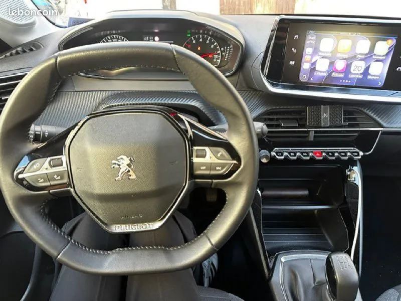 Peugeot 208 2023 photo 3