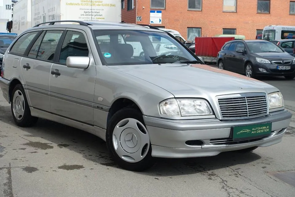 Mercedes-Benz C 240