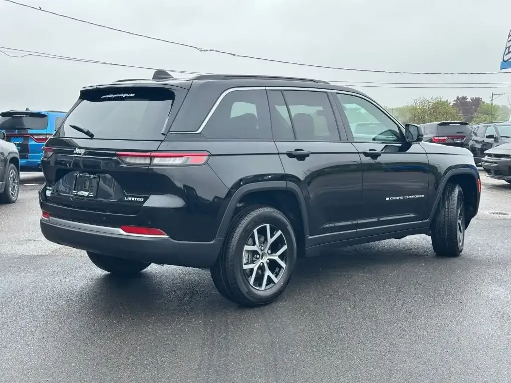 Jeep Grand Cherokee 2026 photo 3
