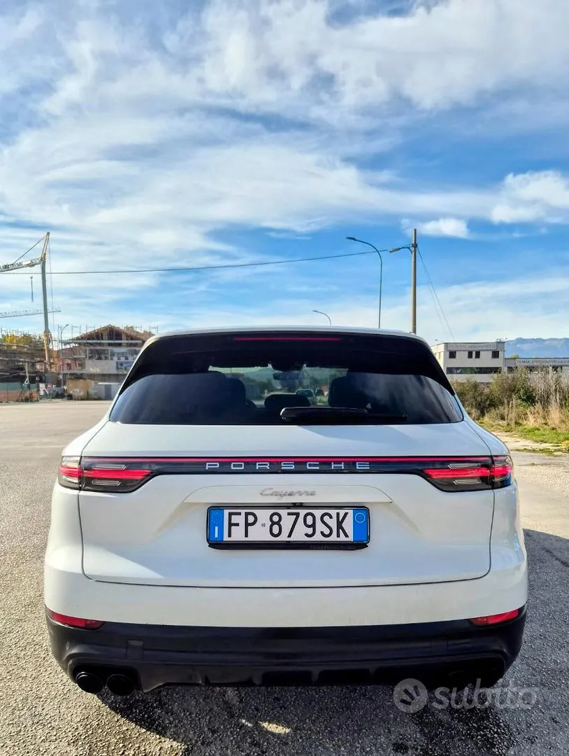 Porsche Cayenne 2018 photo 2