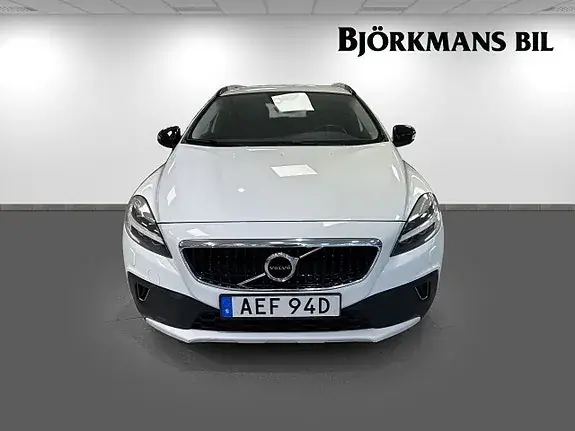 Volvo V40 Cross Country 2019 photo 2