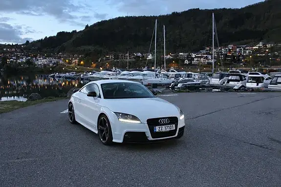 Audi Tt 2013 photo 2