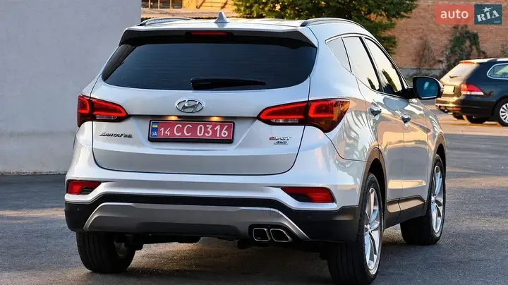 Hyundai Santa Fe 2015 photo 4