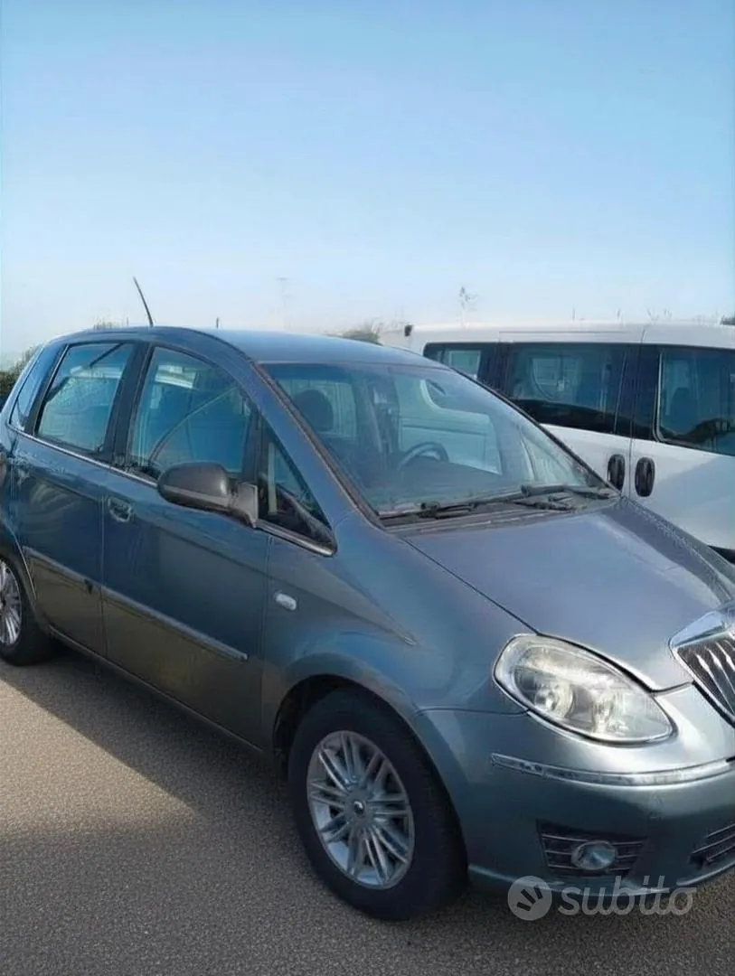 Lancia Musa 2012 photo 2