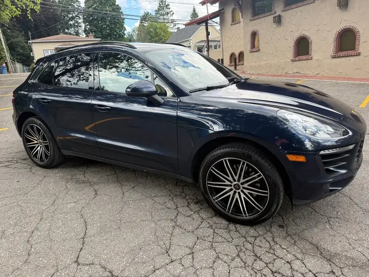 Porsche Macan 2018 photo 2