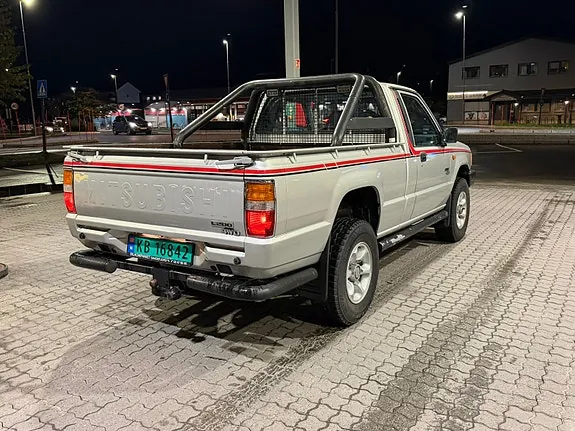 Mitsubishi L200 1988 photo 3