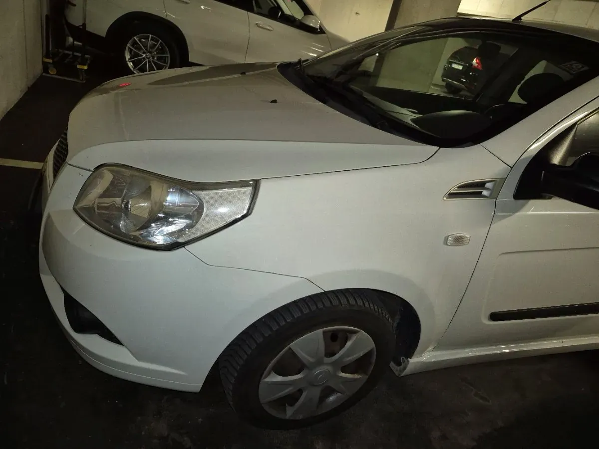 Chevrolet Aveo 2010 photo 2