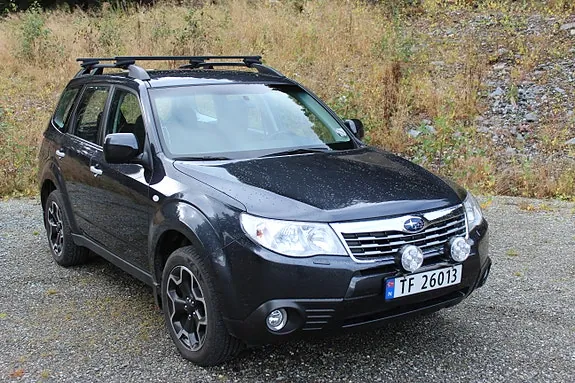 Subaru Forester 2010 photo 2