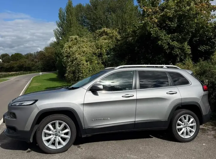 Jeep Cherokee 2015 photo 2