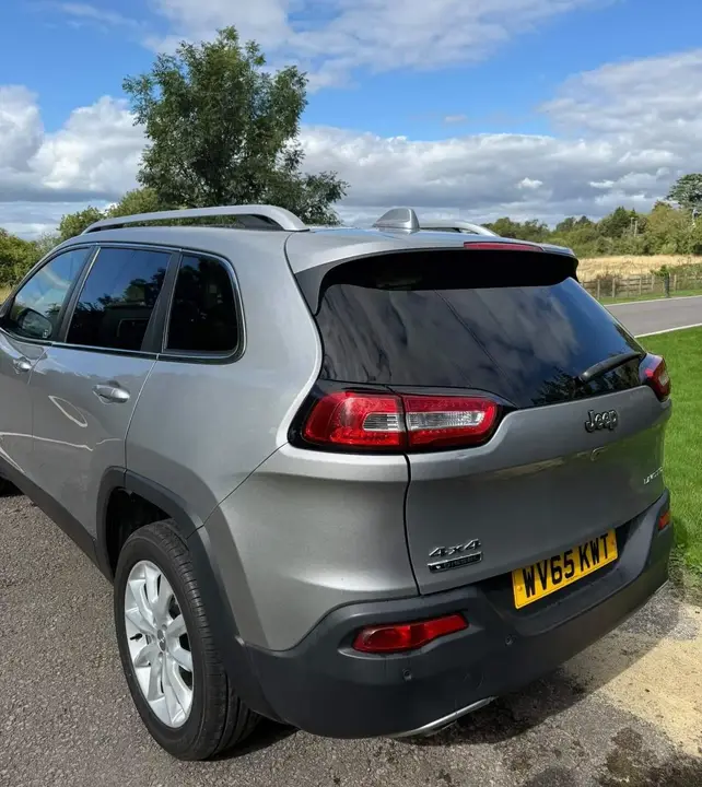 Jeep Cherokee 2015 photo 4