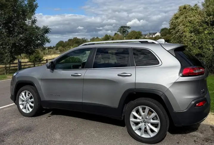 Jeep Cherokee 2015 photo 3