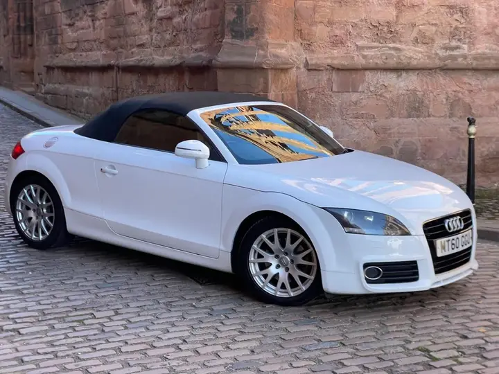 Audi Tt 2011 photo 2