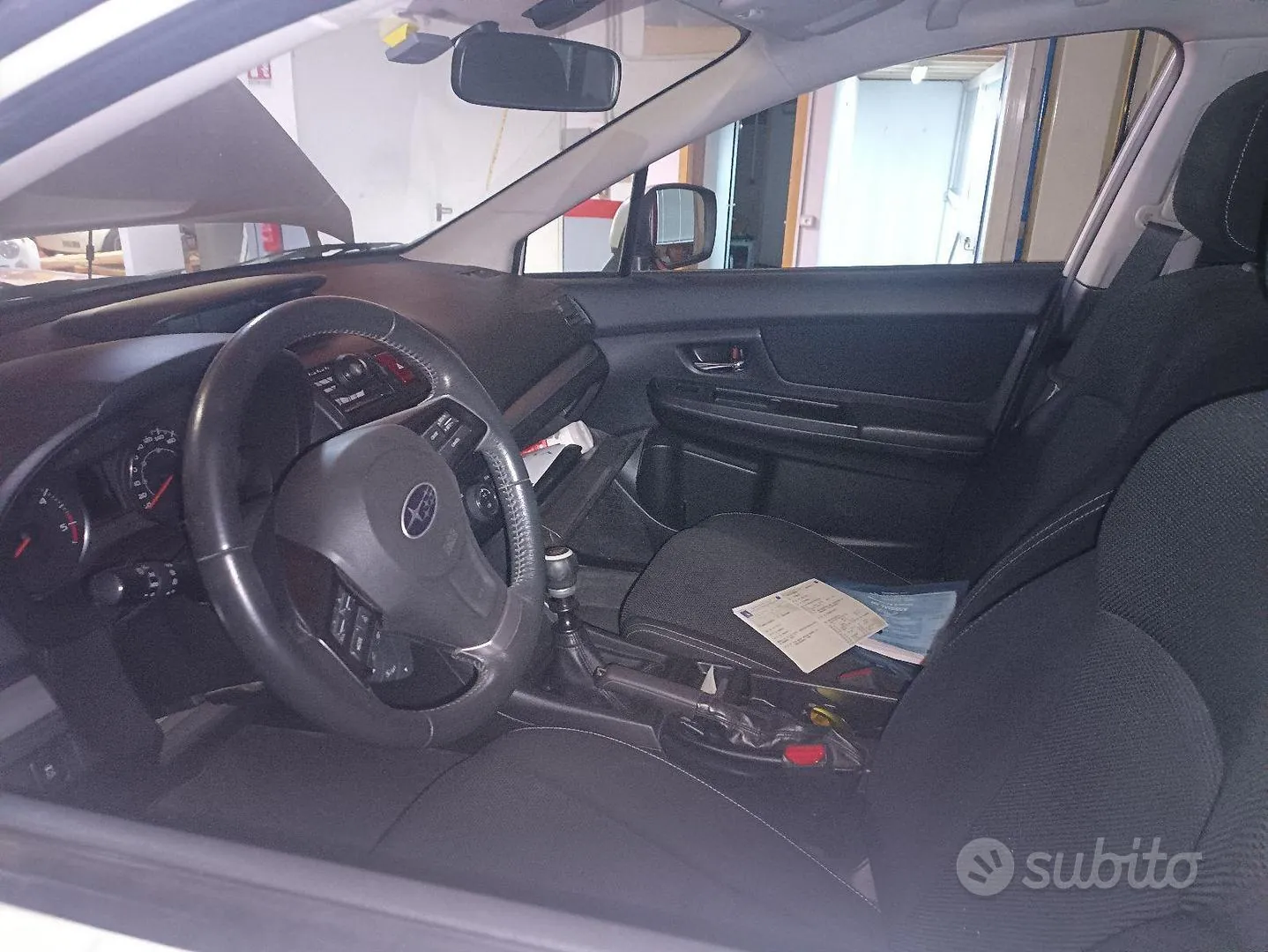 Subaru Xv 2012 photo 2