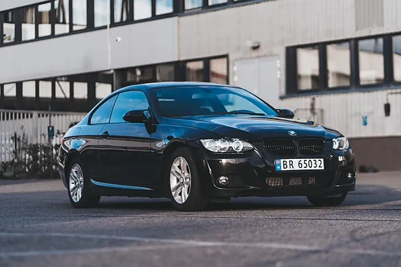 BMW 320D 2008 photo 2