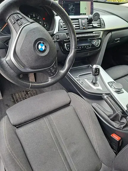 BMW 318D 2018 photo 3