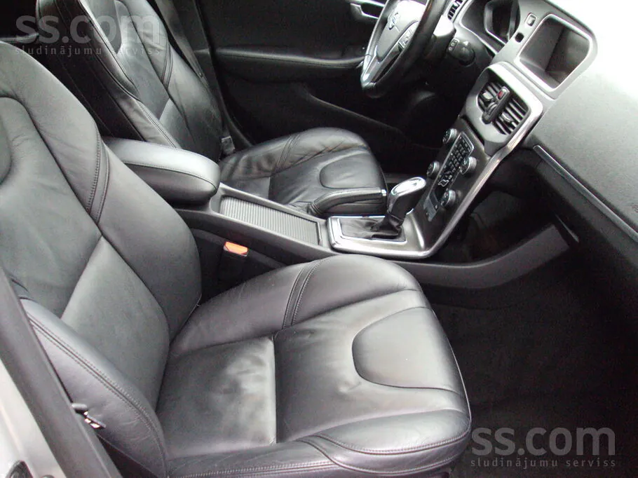 Volvo V40 2013 photo 5
