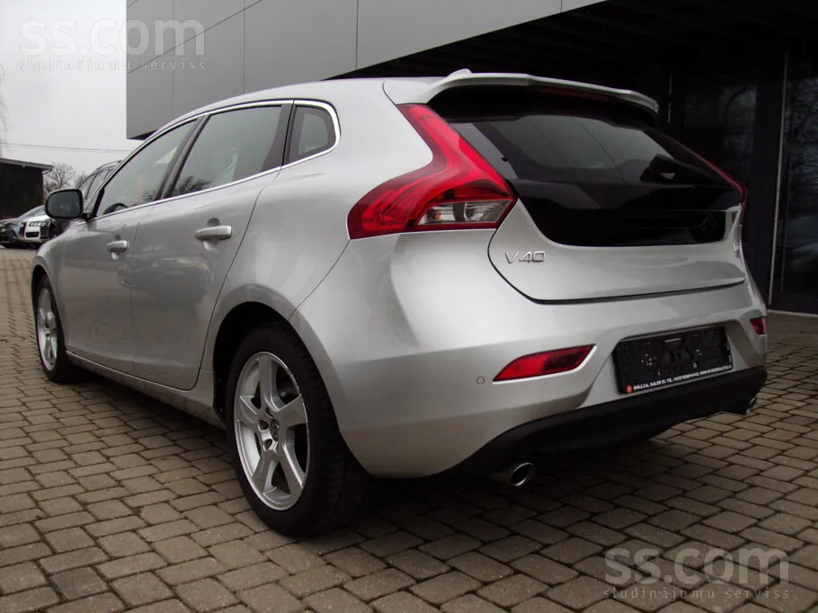 Volvo V40 2013 photo 2
