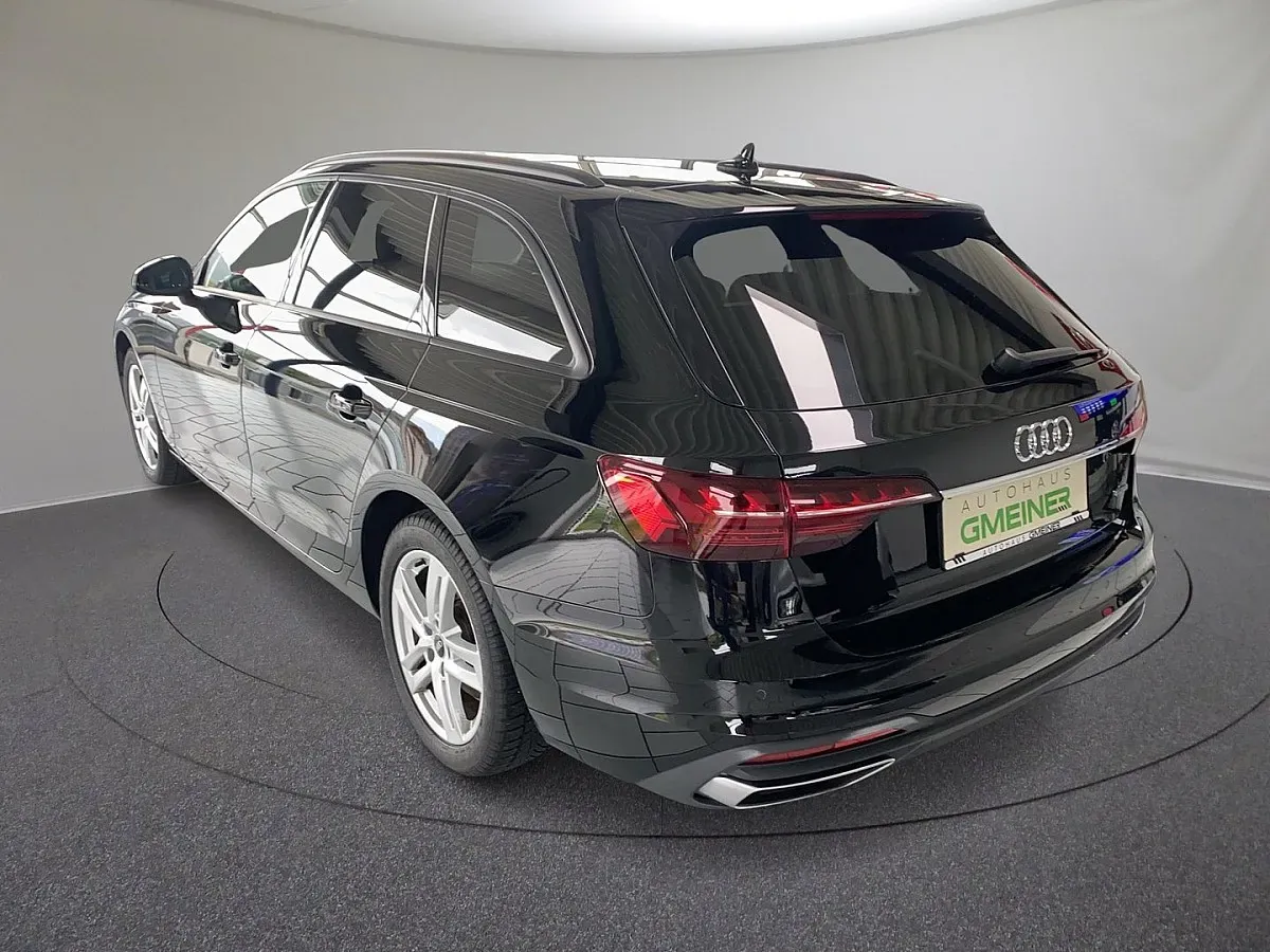 Audi A4 2022 photo 3