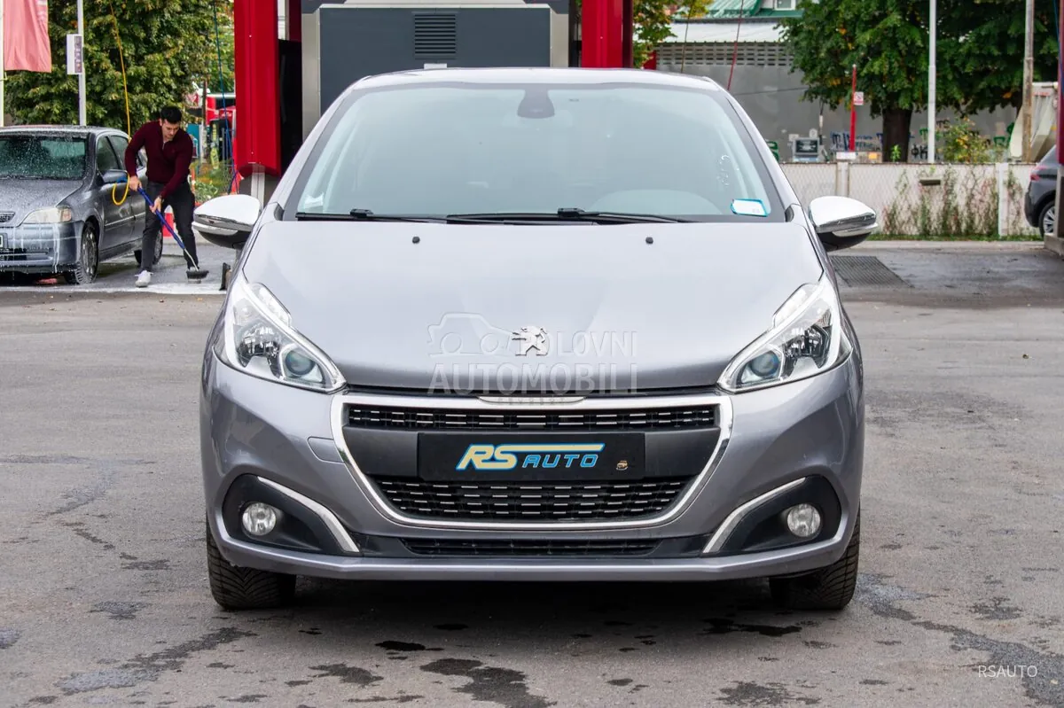 Peugeot 208 2020 photo 3