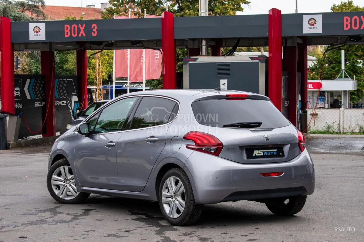 Peugeot 208 2020 photo 2