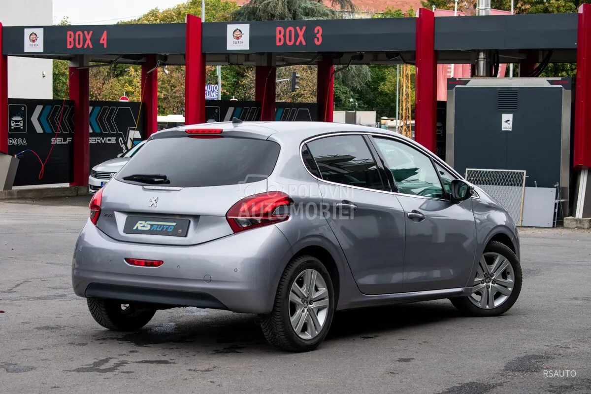 Peugeot 208 2020 photo 5