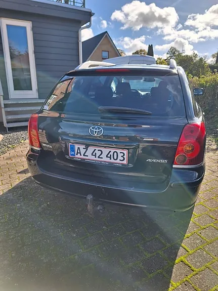 Toyota Avensis 2004 photo 5