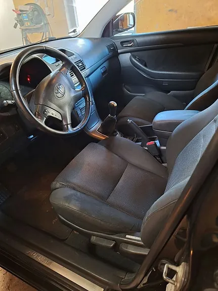 Toyota Avensis 2004 photo 4