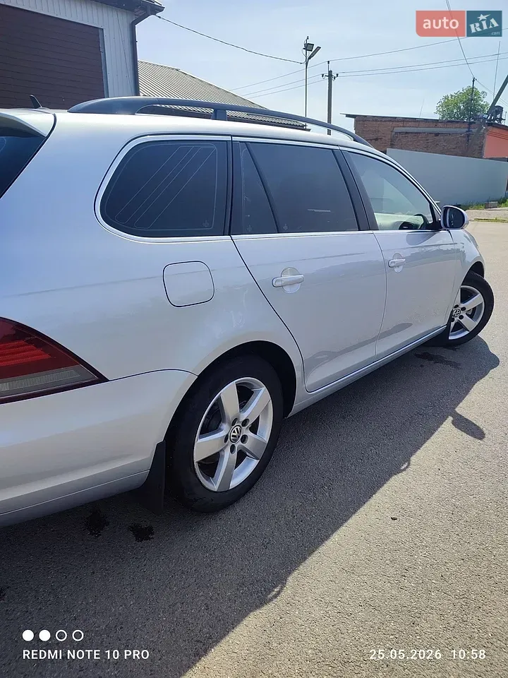 Volkswagen Golf 2010 photo 4