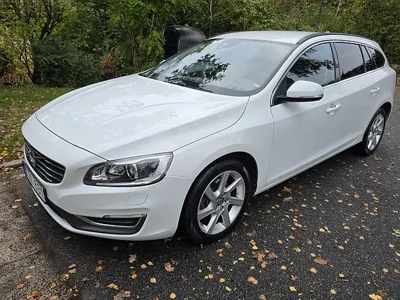 Volvo V60 2014 photo 2