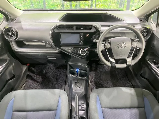 Toyota Aqua S 2018 photo 2