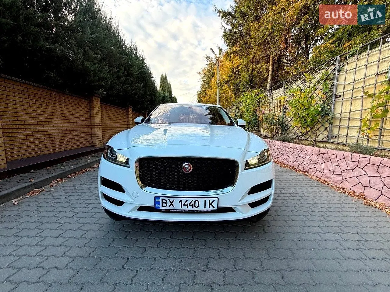 Jaguar F-Pace 2017 photo 2