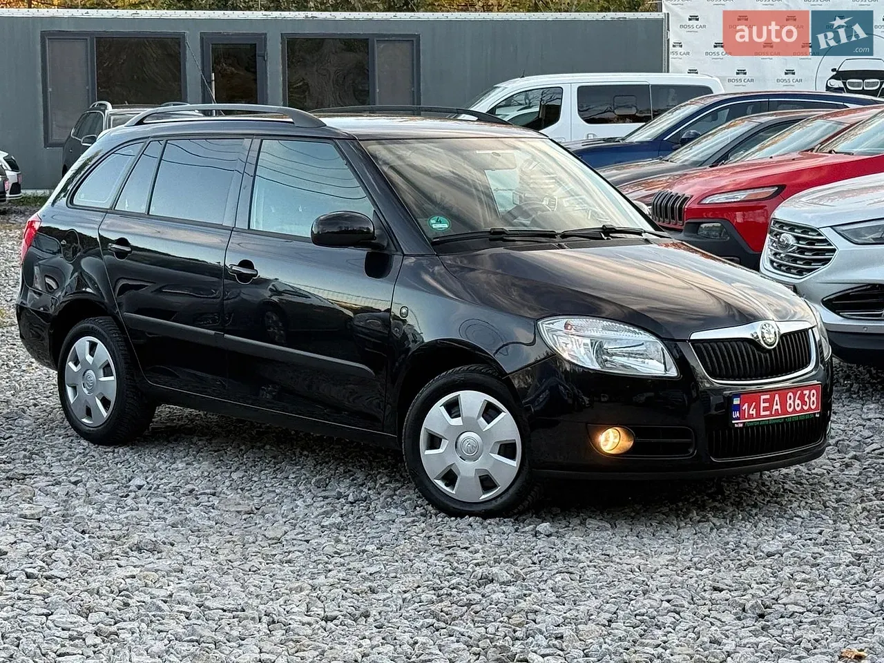 Skoda Fabia 2010 photo 2