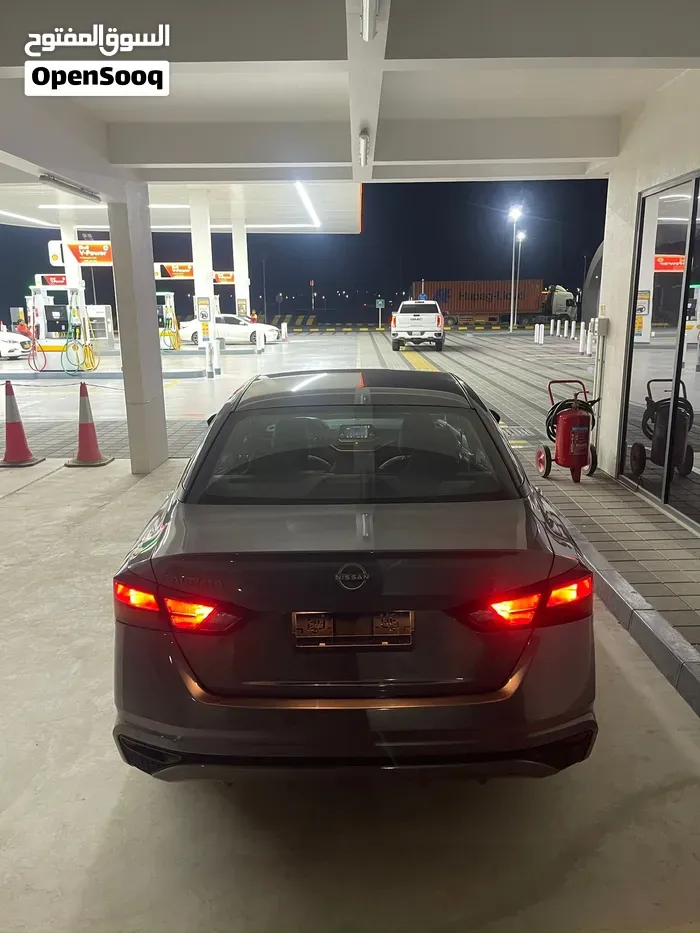 Nissan Altima 2023 photo 4