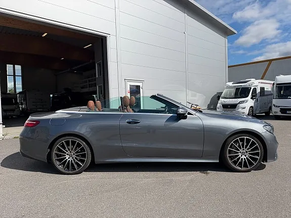 Mercedes-Benz E200