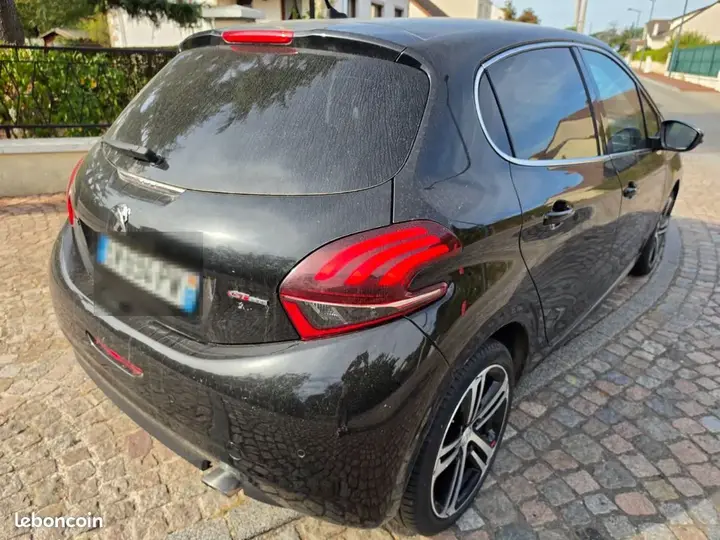Peugeot 208 2018 photo 2