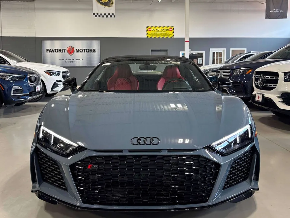 Audi R8 2023 photo 2