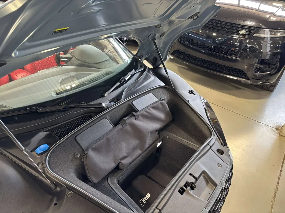 Audi R8 2023 photo 5
