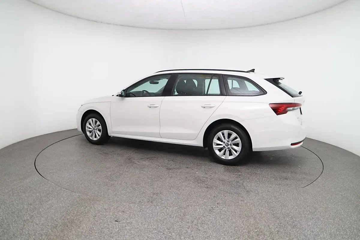 Skoda Octavia 2026 photo 3