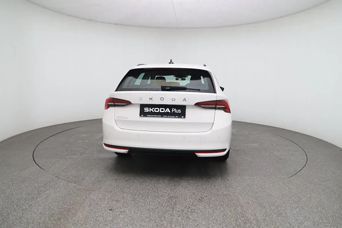 Skoda Octavia 2026 photo 2