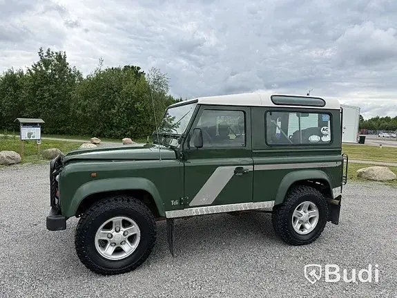 Land Rover Defender 90 1998 photo 2