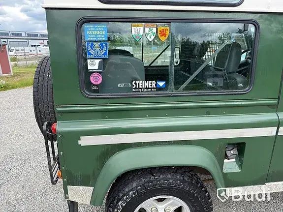 Land Rover Defender 90 1998 photo 5