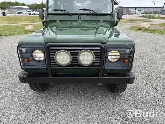 Land Rover Defender 90 1998 photo 3