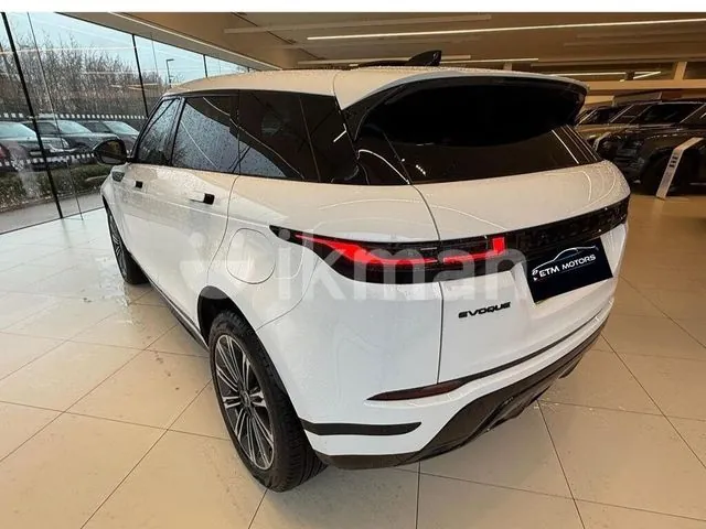 Land Rover Range Rover Evoque 2026 photo 2