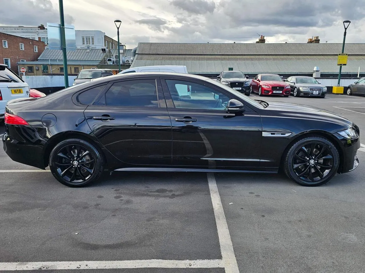 Jaguar Xf 2017 photo 2