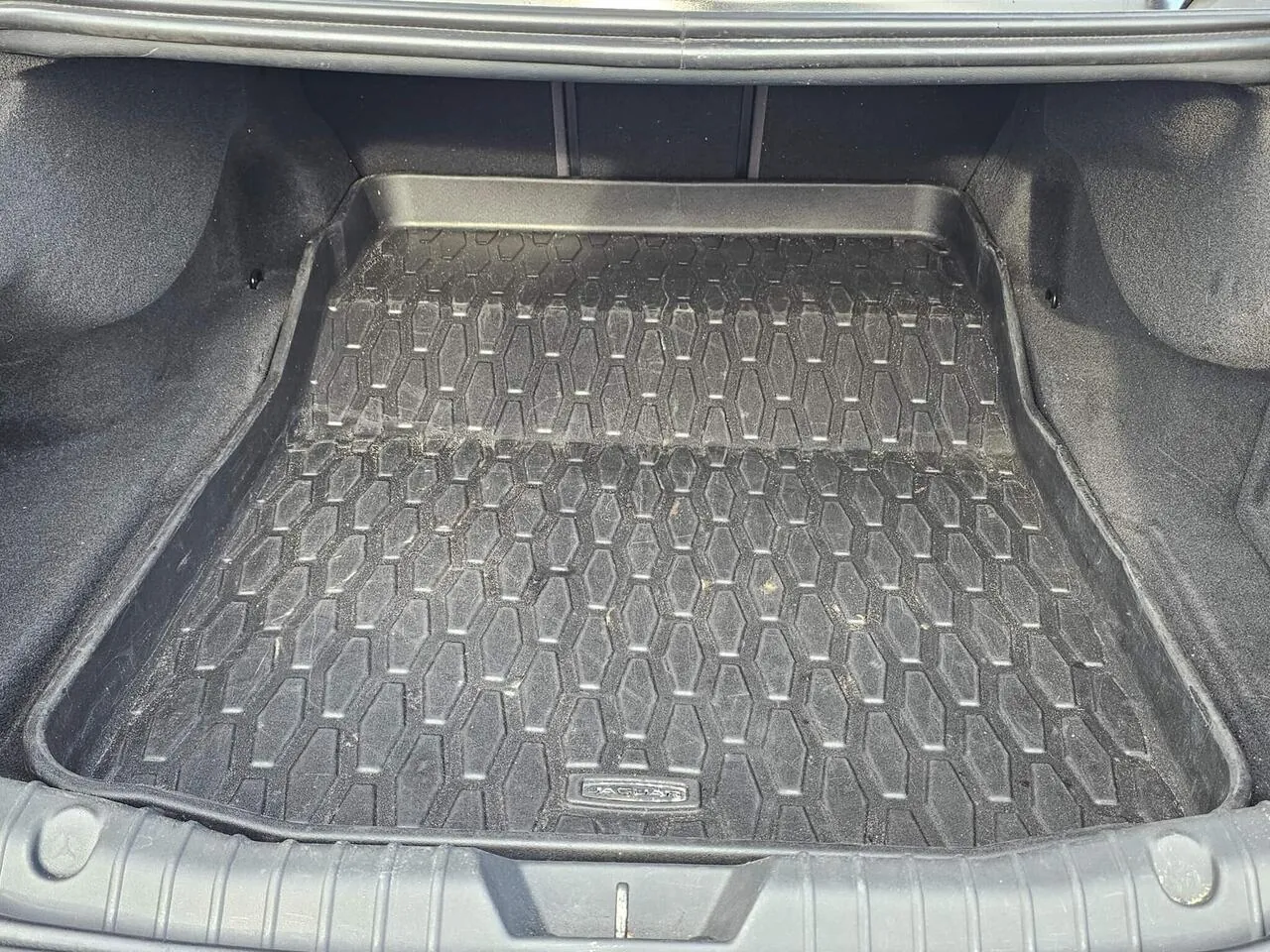 Jaguar Xf 2017 photo 4