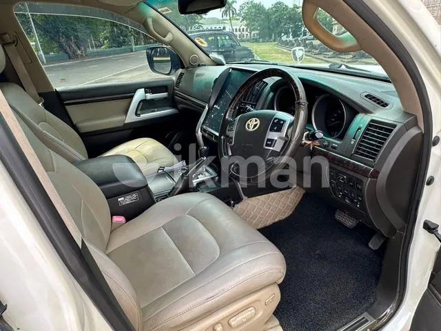 Toyota Land Cruiser Sahara 2009 photo 4